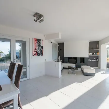 Modern In Maxime With Private Pool